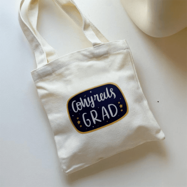 توت باق التخرج